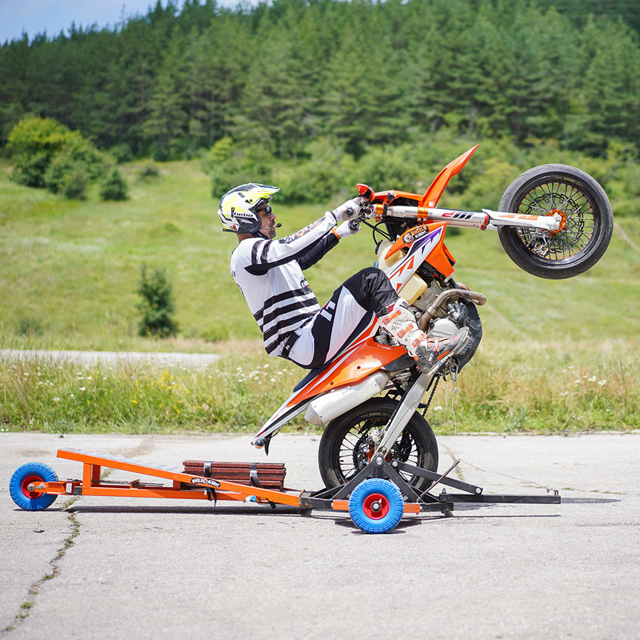 Уроци по каране на задна гума