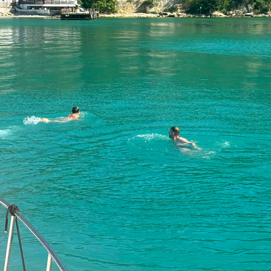 Забавление във водата