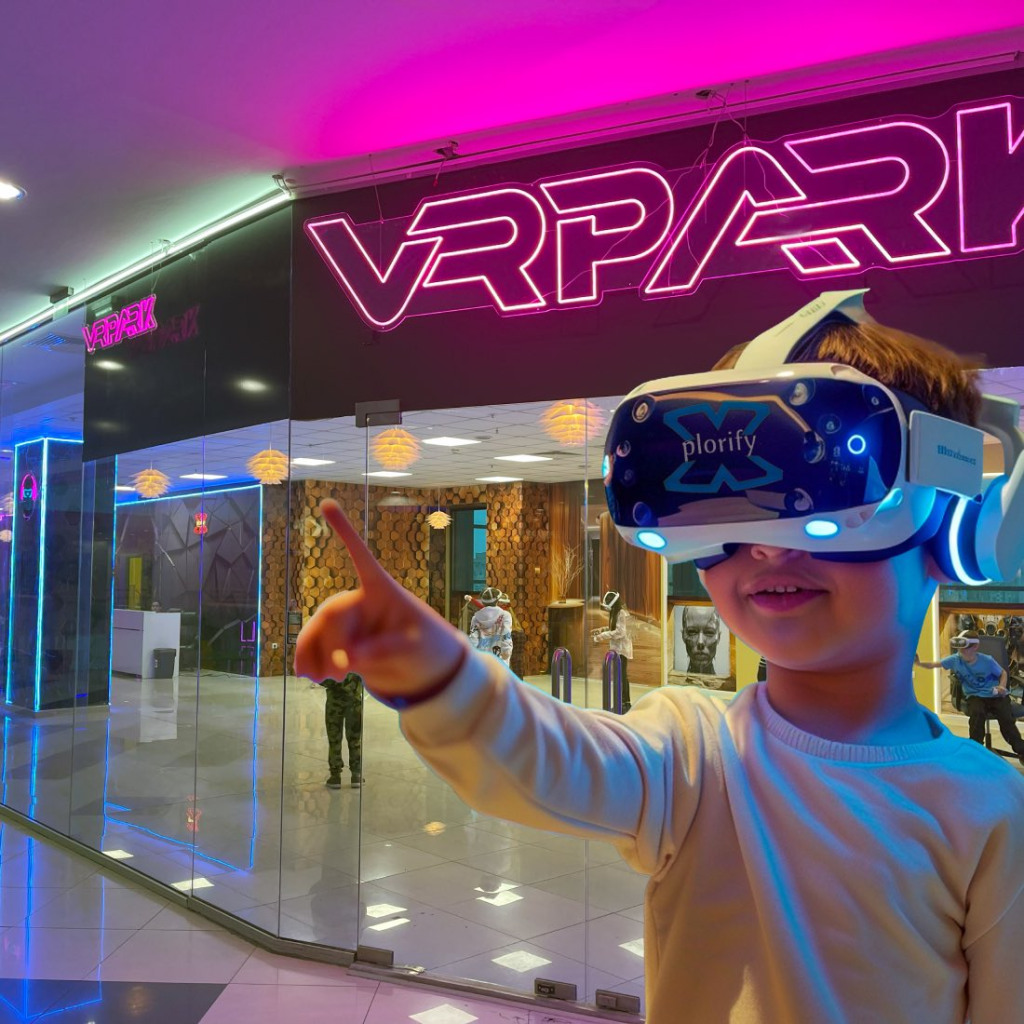 Над 500 VR игри