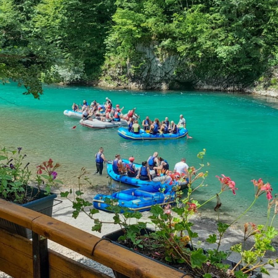 Кристалночиста вода