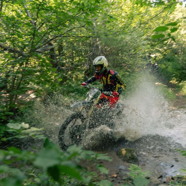 offroad-stark-varg-cherni-vrah