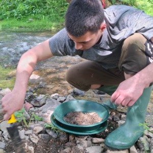 Стани златотърсач