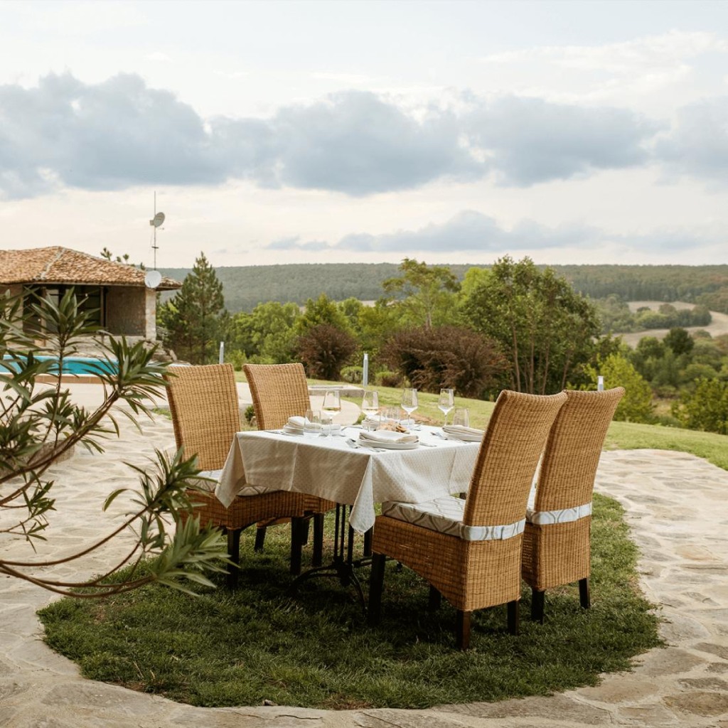 Уикенд за двама