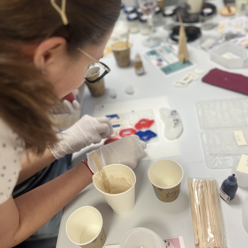 Избери цвят и форма