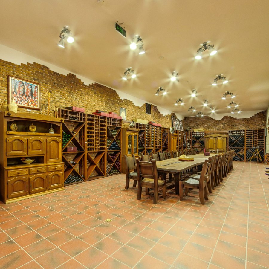 Винарна изба Юстина