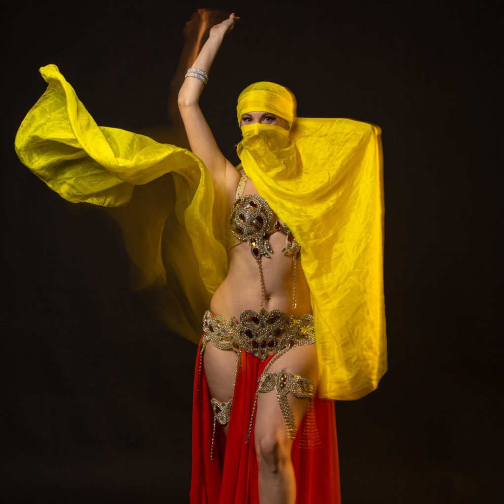 Облечи сценичен костюм