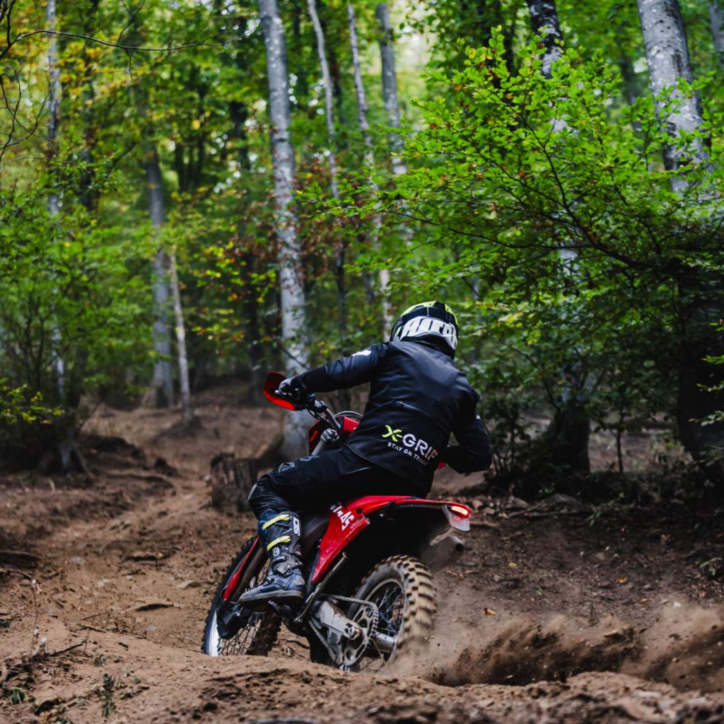 По диви маршрути