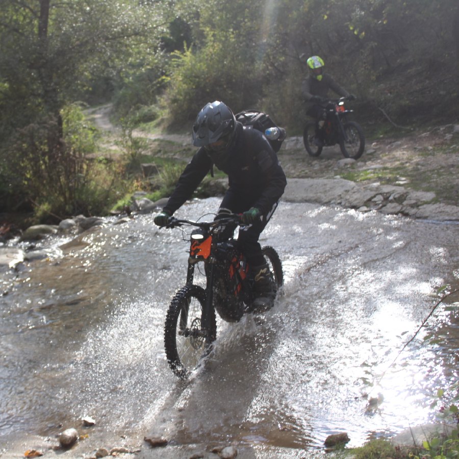 Карай по нови пътеки