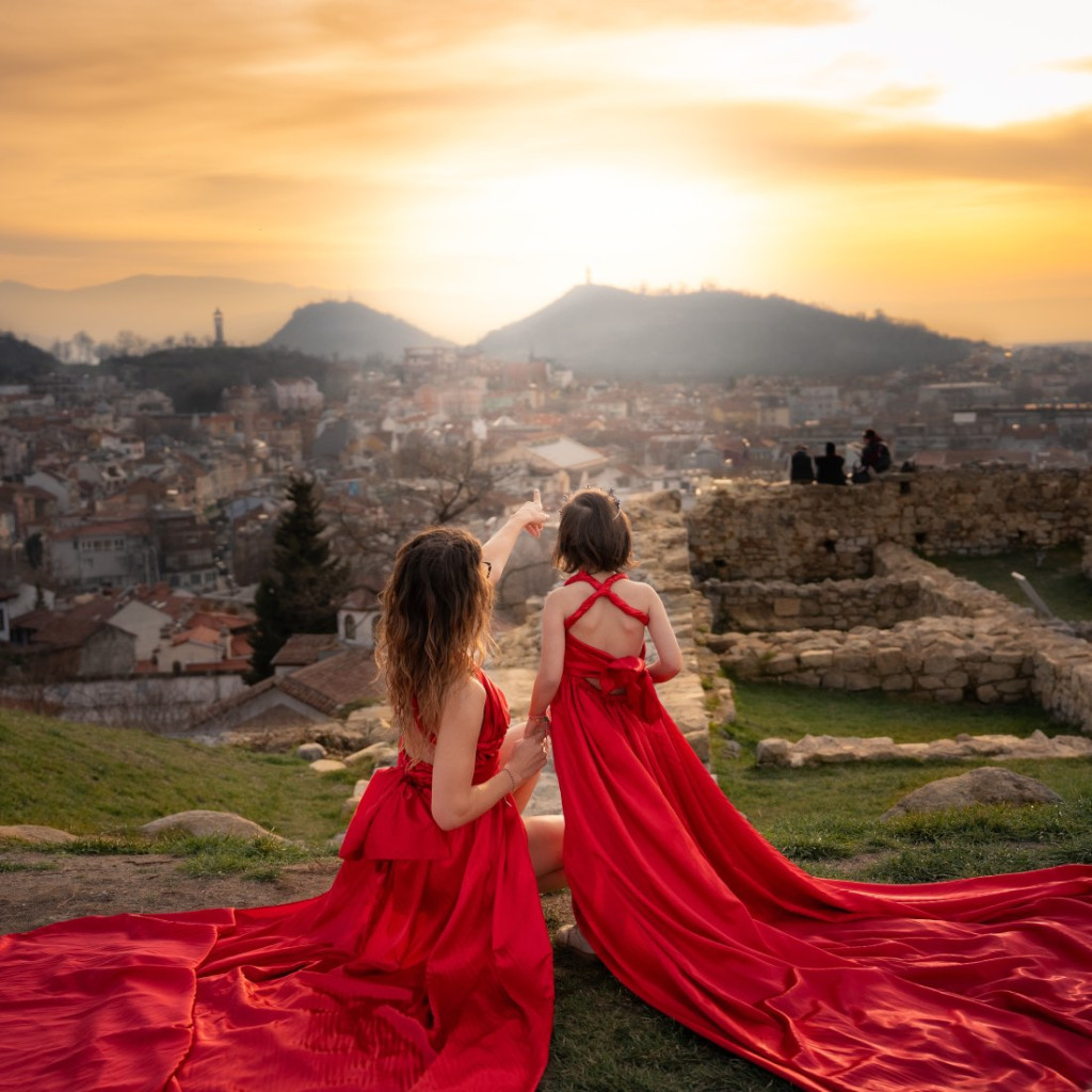 Две красиви рокли