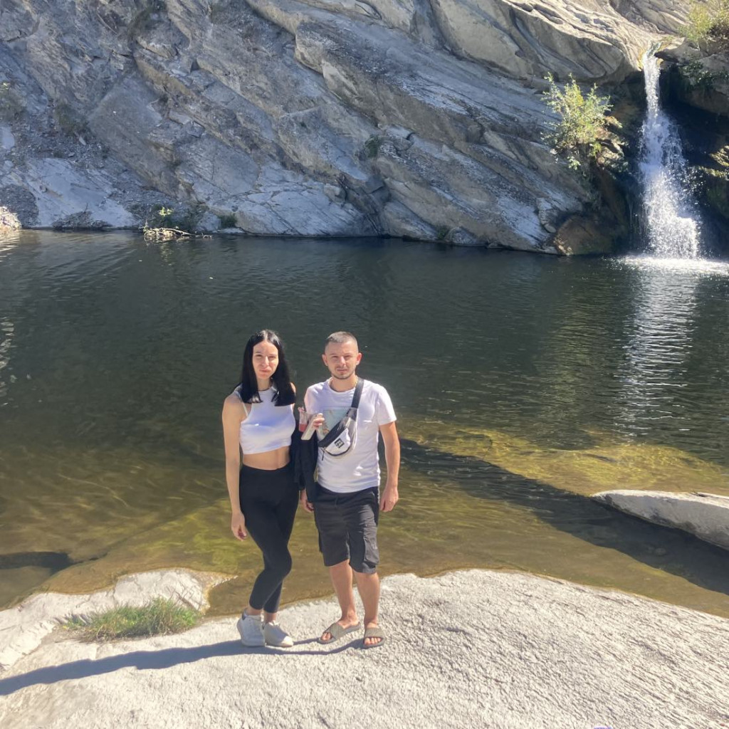 До Къпиновски манастир