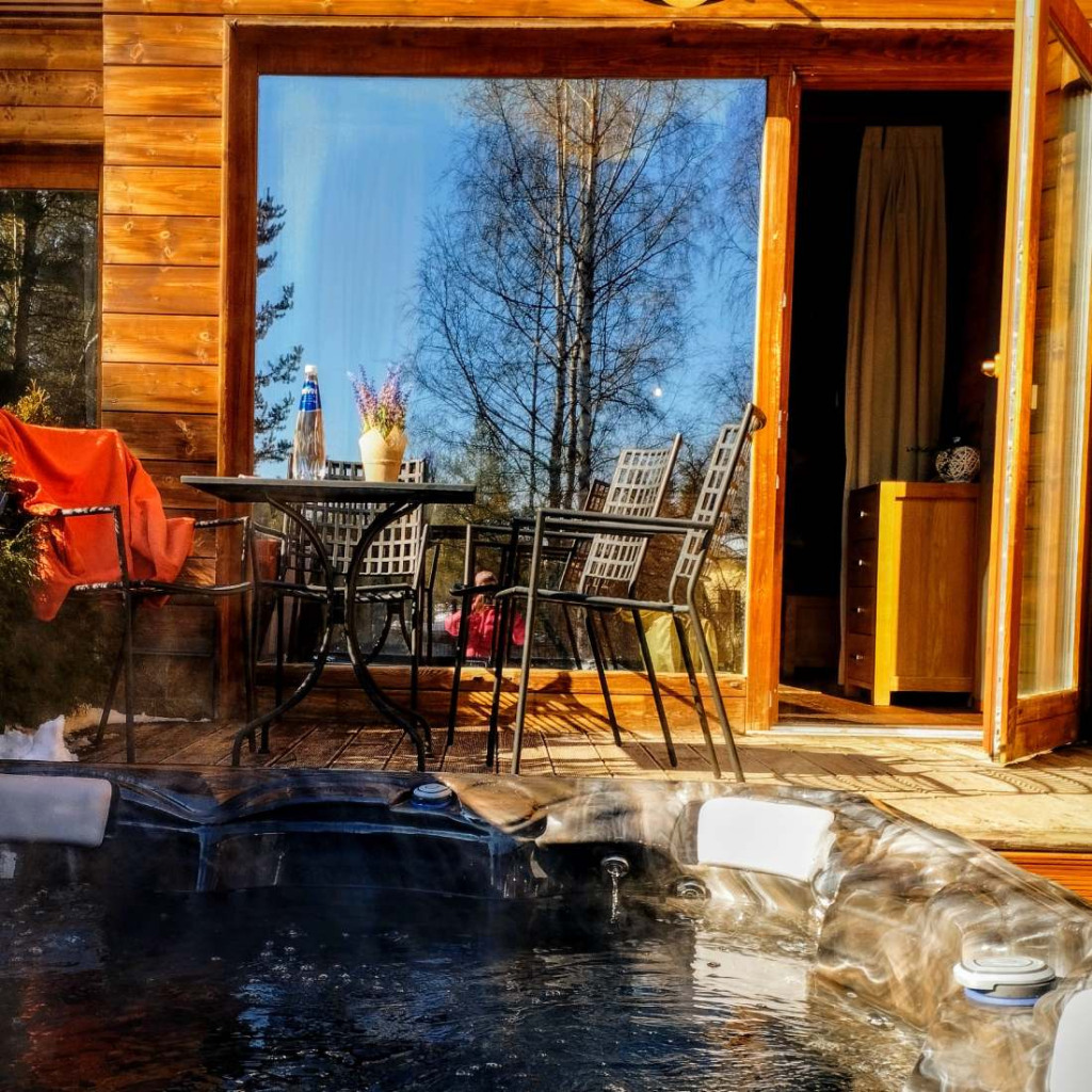 Уютна дървена вила