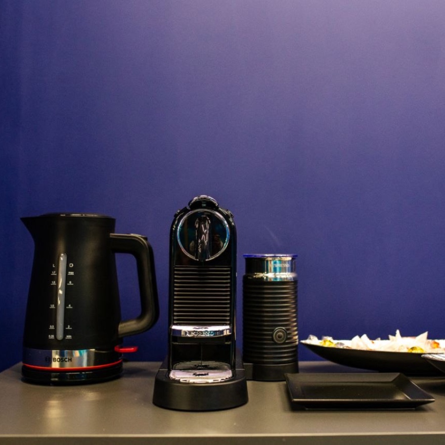 До 12 човека