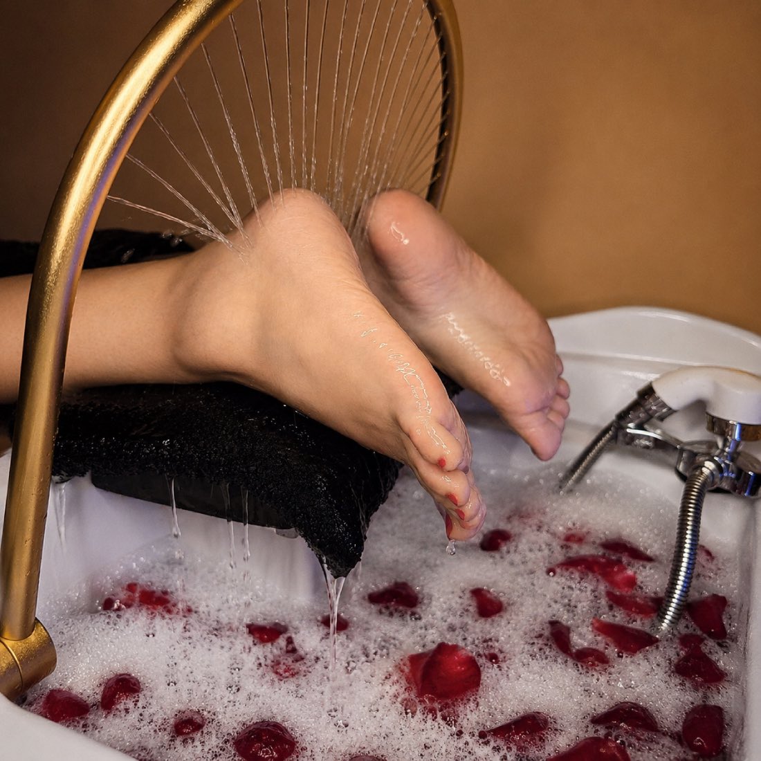 Foot Spa – Премиум Японски Ритуал за Вашите стъпала – Център Demetra, София